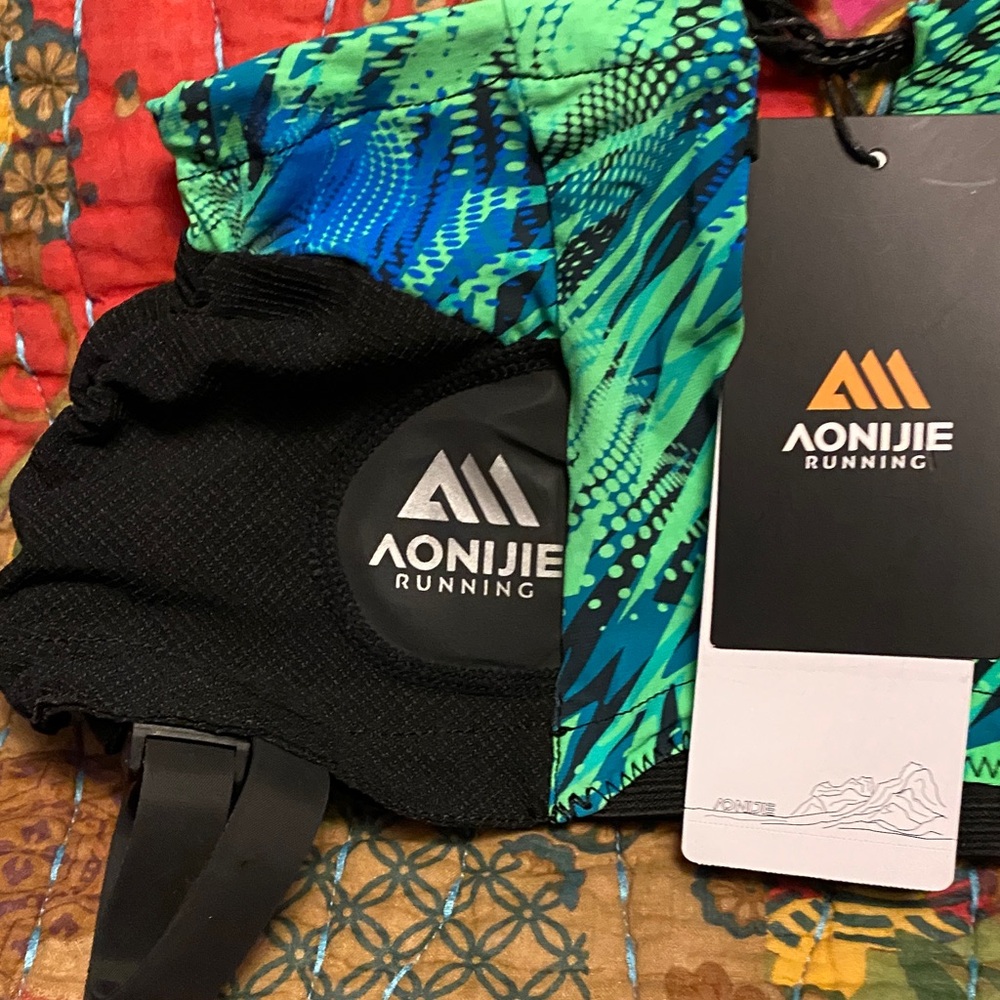 Trail/running/hiking gaiters - Black and Green